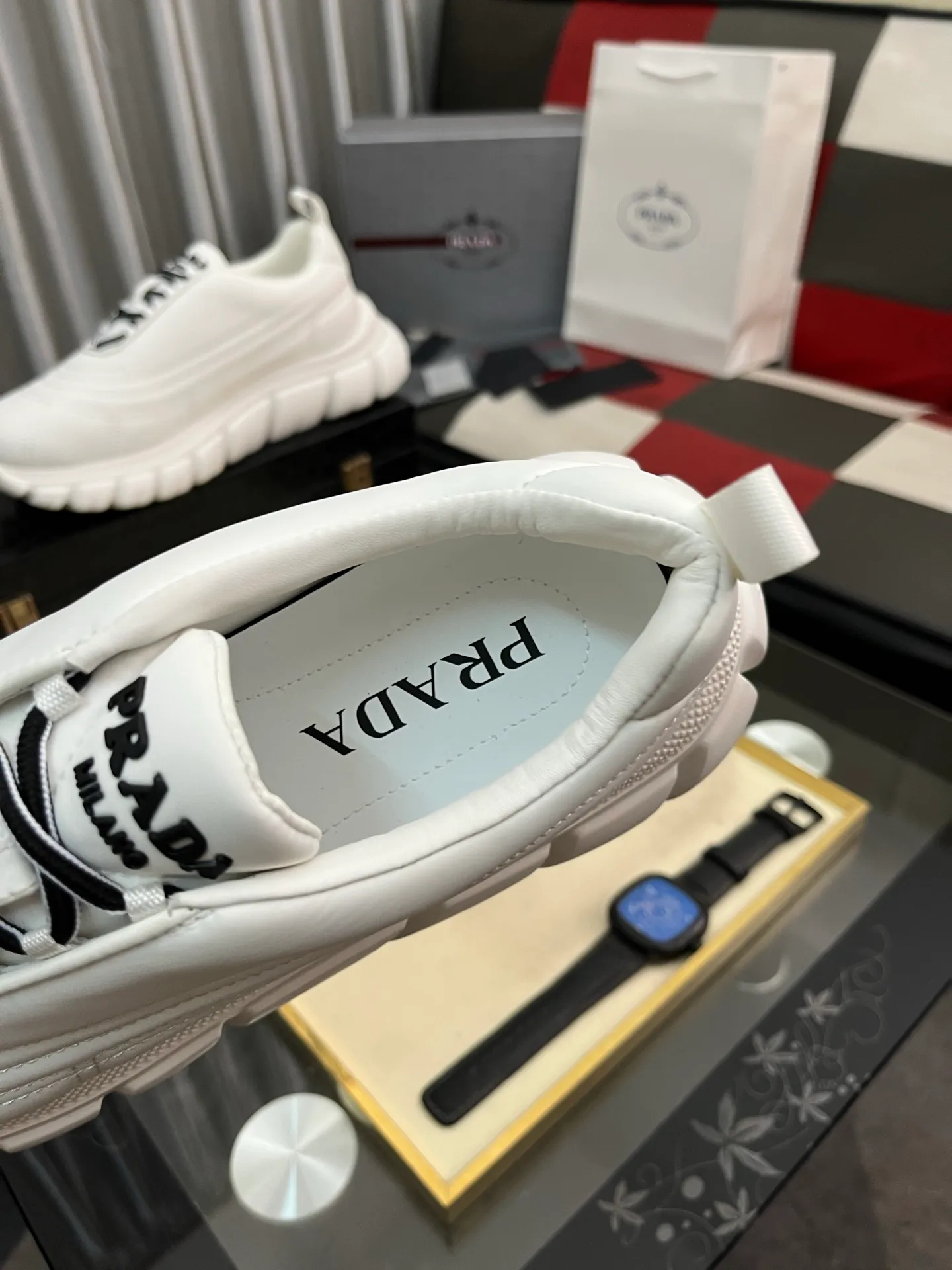 Men's shoes 💰560⌚️⌚️【PRADA】Prada - high-end quality original order 🔍🔍🔍 casual sports shoes - Upper: imported 🔝 Napa calfskin, pebbled calfskin, branded epoxy hollow mesh canvas, shoe body sewn with branded metal fasteners - Lining: water-dyed cowhide - Outsole: ultra-light TPU foam rubber; two-color molded outsole -Ultra-high quality control, fine workmanship, highlighting (high-end, nobility, class) -Size: 38-445️⃣colors available